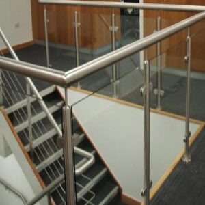 Kontraktor Railing Kaca Tangga Banjar – KacaTempered.co.id