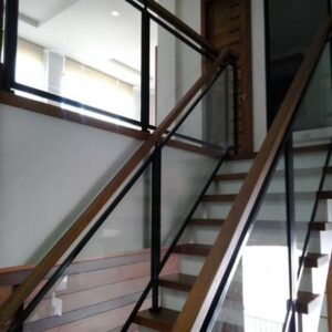 Kontraktor Railing Kaca Tangga Jambi – KacaTempered.co.id